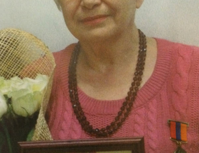 3 марта 2014 года, Симавонян Александра Георгиевна была награждена медалью «Посол родного языка» Министерства диаспор Республики Армения